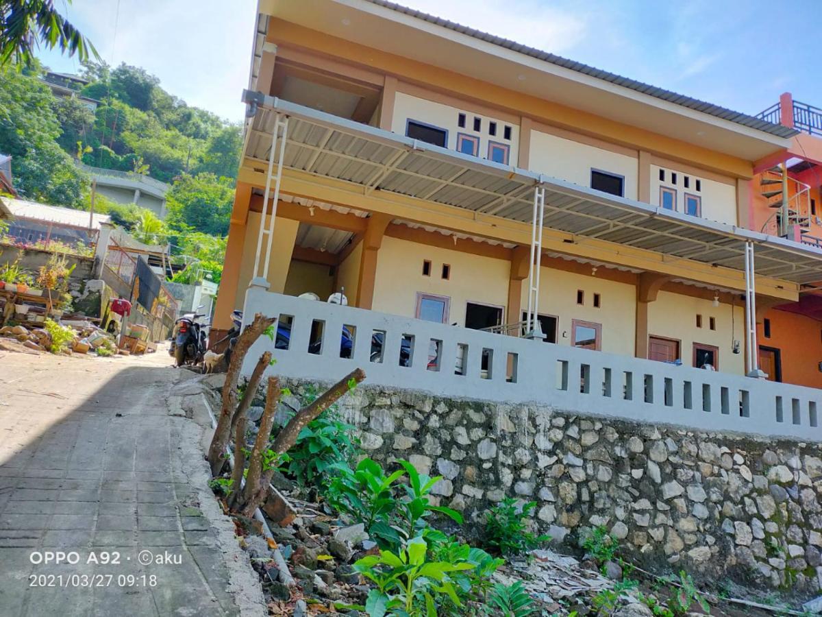 Andira Homestay Labuan Bajo Exterior foto