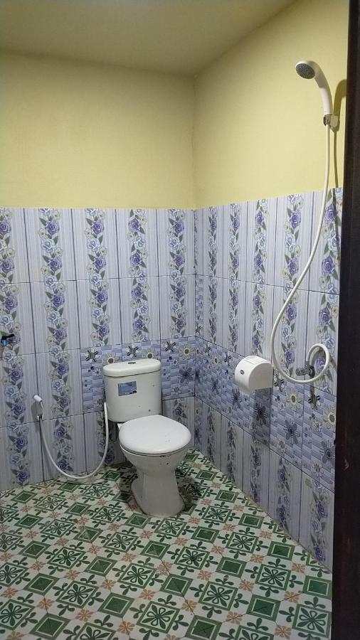 Andira Homestay Labuan Bajo Exterior foto